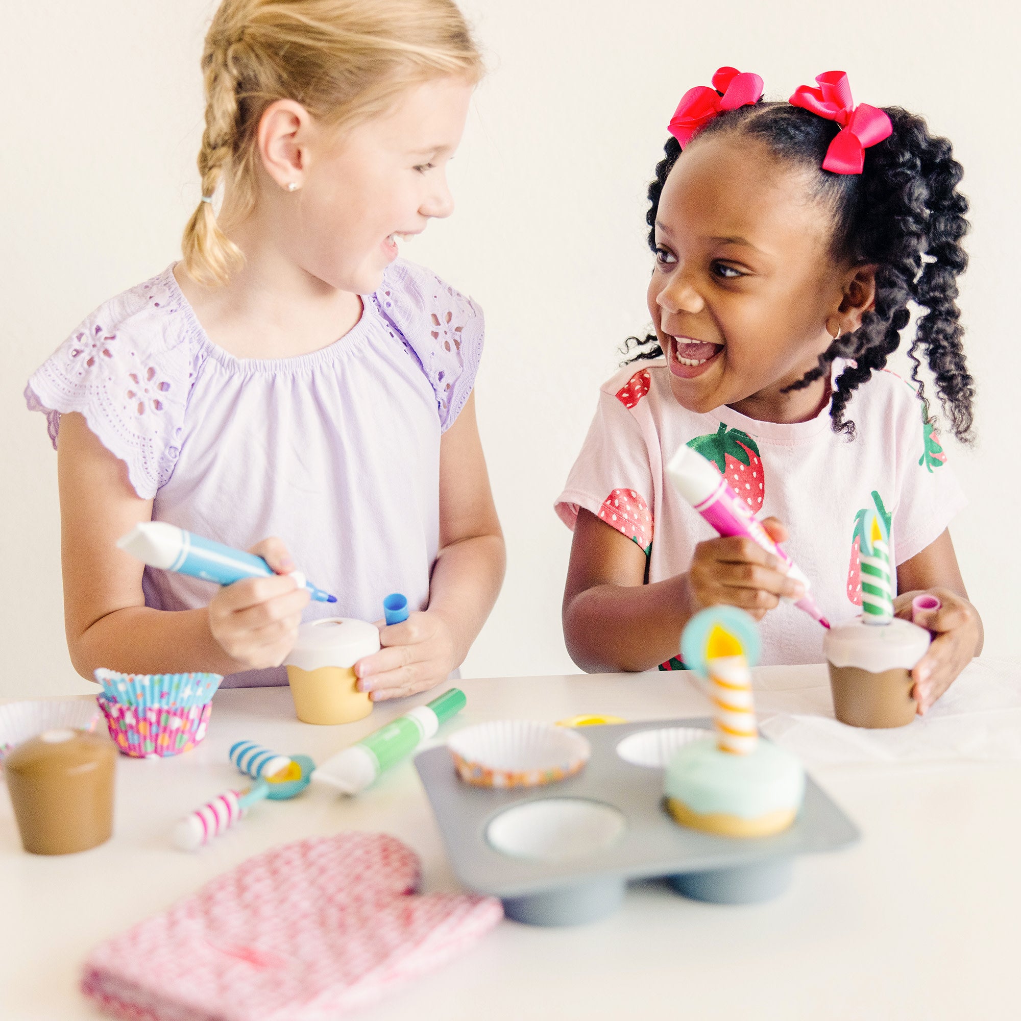 Bake & Decorate Wooden Cupcake Play Set - Image 8