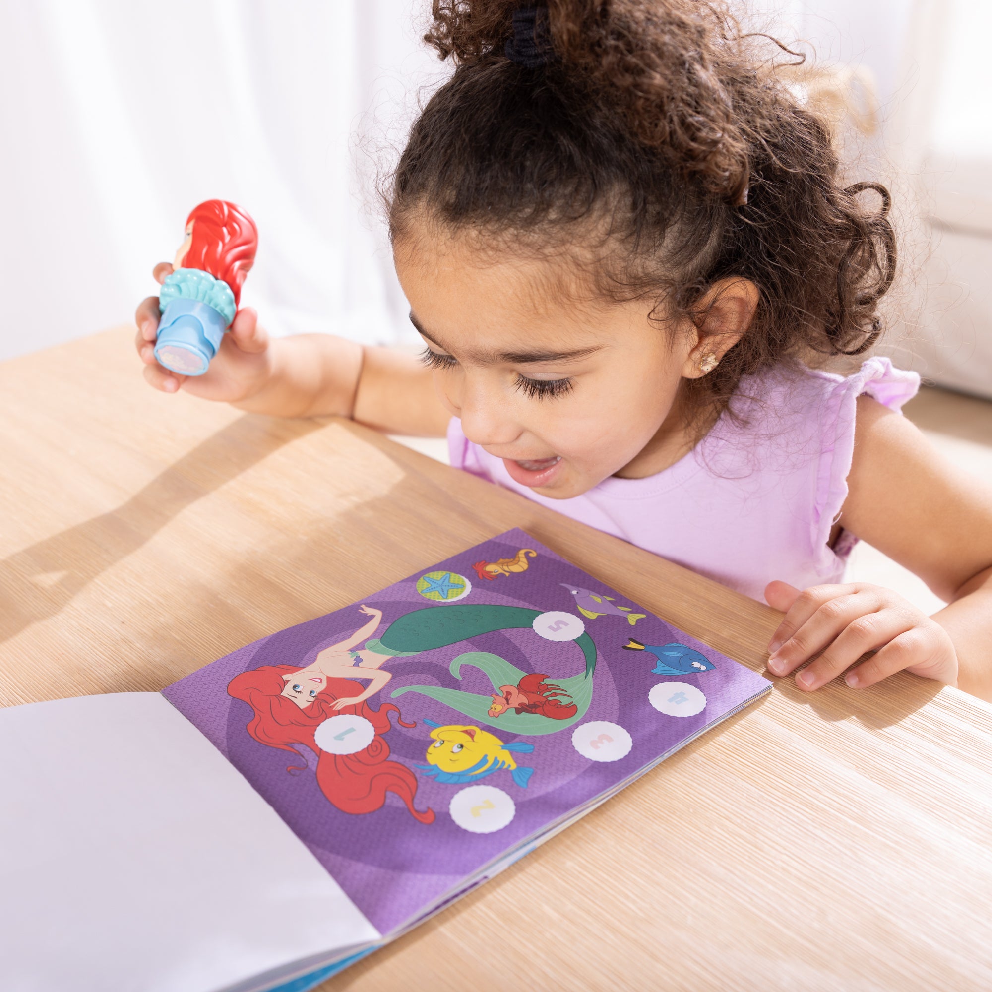Sticker WOW!? Activity Pad & Sticker Stamper - Ariel - Image 2