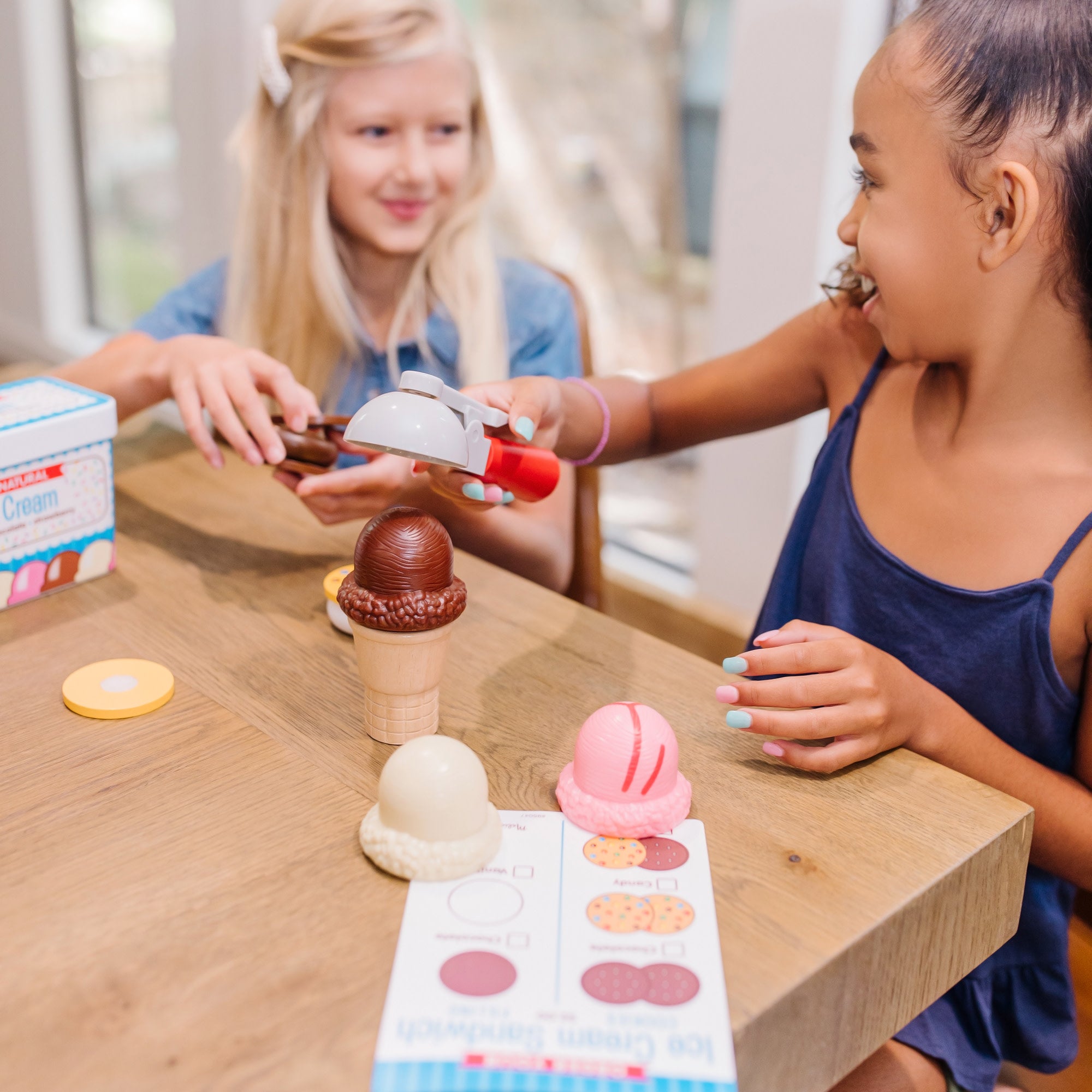 Scoops & Sandwiches Ice Cream Play Set - Image 5